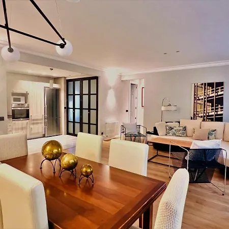 Housing Gran Via Luxe Appartement León