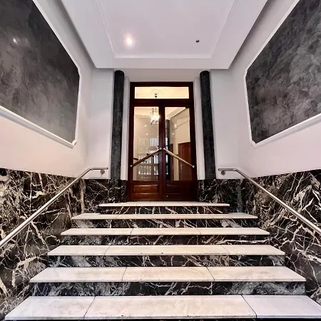 Housing Gran Via Luxe * León