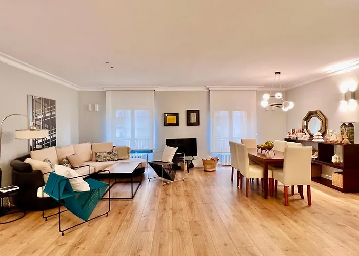 Housing Gran Via Luxe Apartment Leon